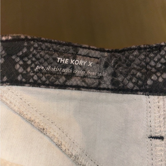 NEW AG Adriano Goldschmied The Kory X Snakeskin Pencil Skirt Size 25 - Picture 8 of 10